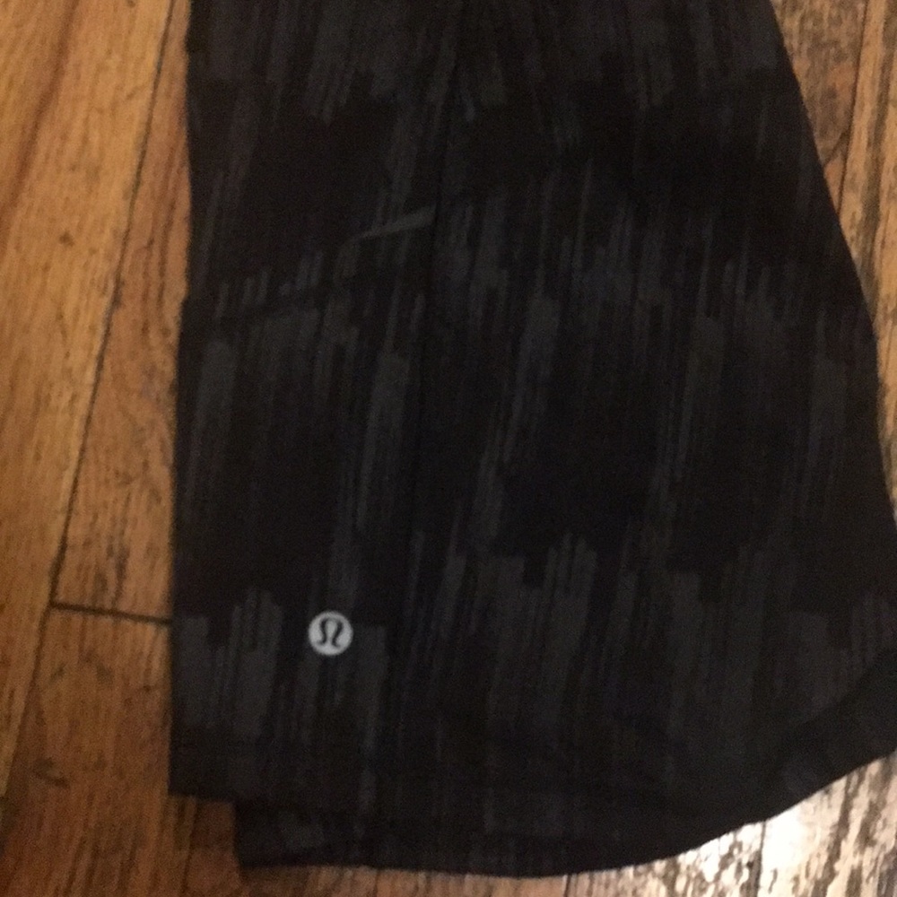 Lululemon women’s shorts - Picture 3 of 3